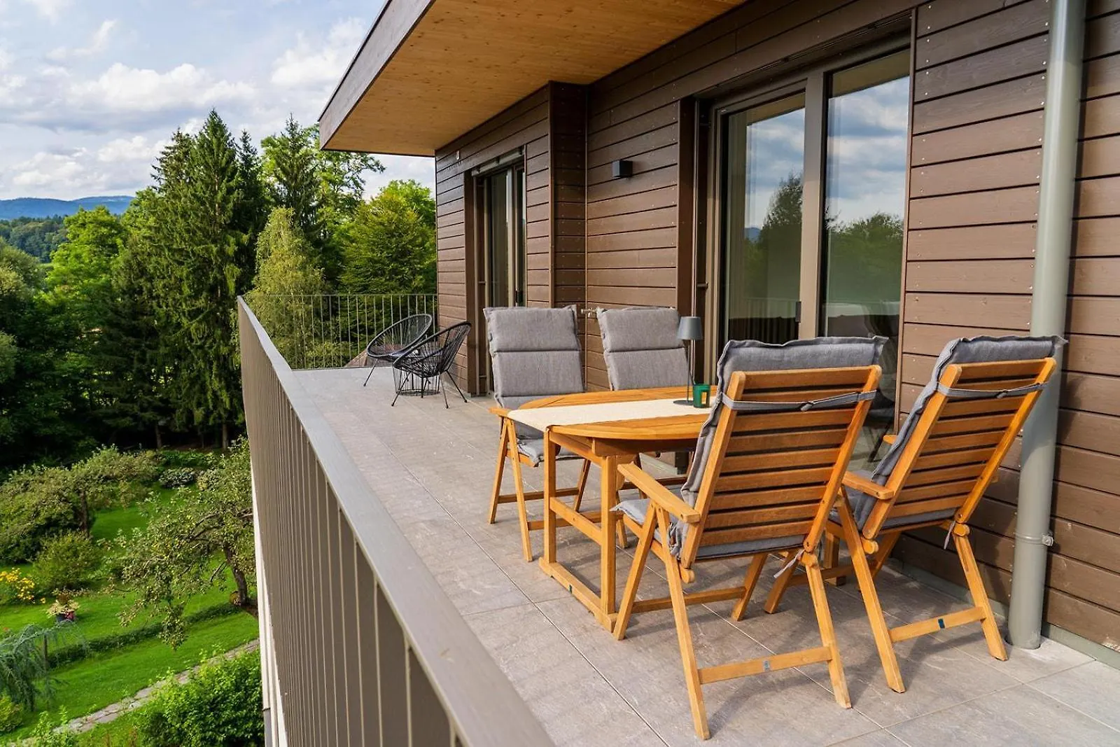 Forest Sky Suite Graz 0*,  Austria